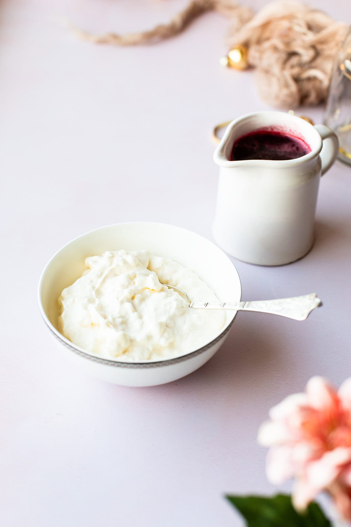 A serving bowl of rice cream before adding the sauce.